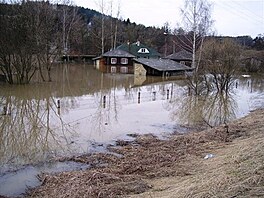 Povode na Szav - Chaty u eky