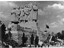 Stalinv pomnk - Letn