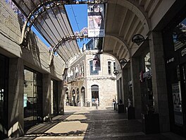 Mamilla 8