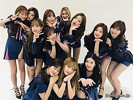 Korejsko-japonsk popov skupina IZ*ONE