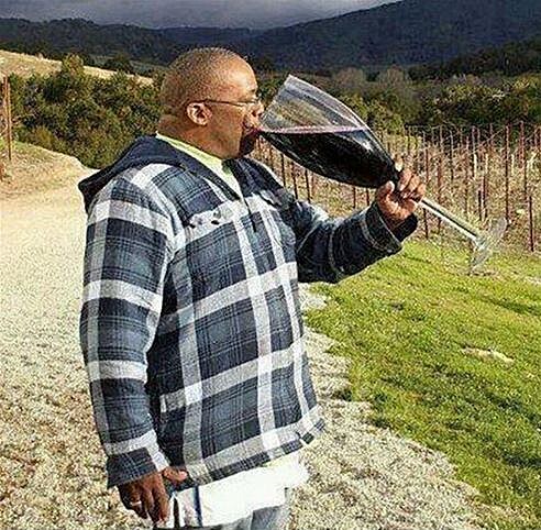 Nkteí doktoi doporuují sklenku vína denn