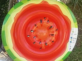 Nebo rovnou kus melounu, prmr cca 150 cm.