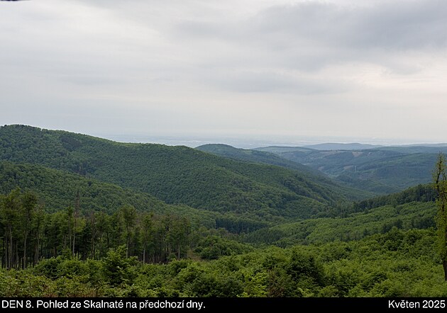 Pohled ze Skalnaté. Malé Karpaty, květen 2025, den 8