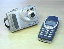 Srovnn velikost TwinGate VC2110 a Nokia 3310