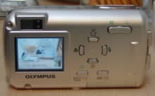 Zadn st fotoapartu Olympus μ 300 Digital