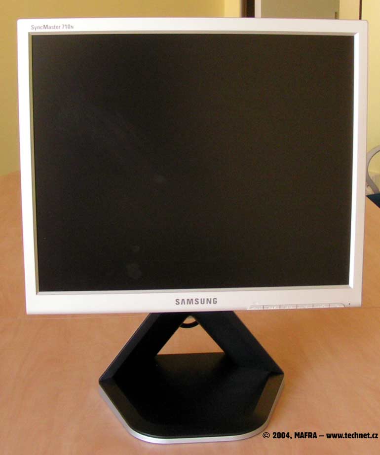 LCD Samsung SyncMater 710N