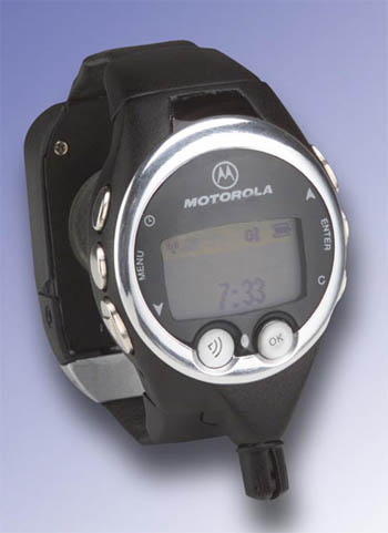 motorolawatchphone.jpg (24825 bytes)