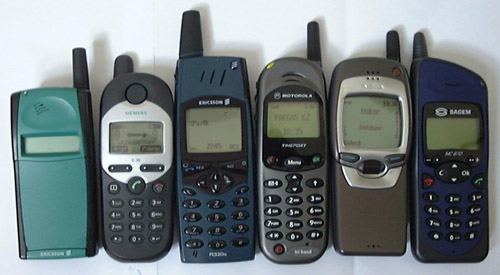 Porovnn Ericsson R320 s jinmi telefony