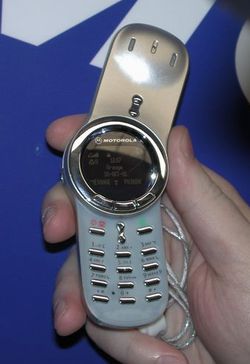 Motorola V70