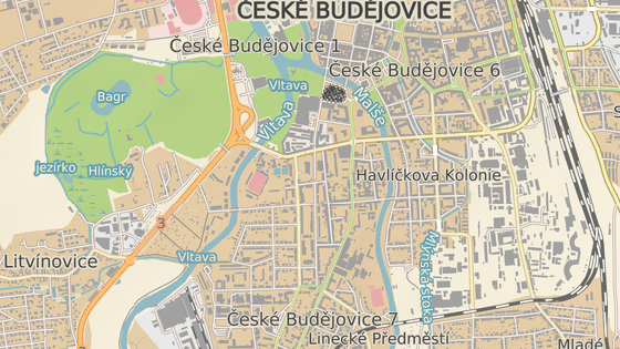 Kolona v ulici B. Němcové měla několik stovek metrů. Kolona v ulici B. Němcové měla několik stovek metrů.
