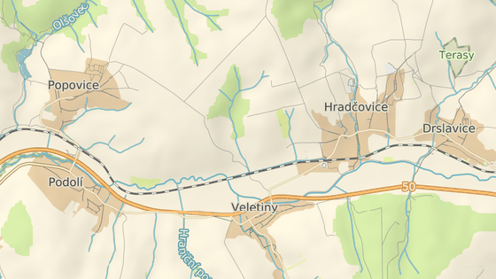 Nehoda se stala u obce Veletiny na hlavnm tahu I/50, kter spojuje Zlnsk a Jihomoravsk kraj se Slovenskem.
