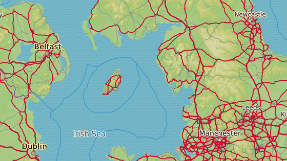 Ostrov Man mezi Velkou Britni a Irskem (erven), mu na sktru vyjdl ze skotsk pevniny (modr)