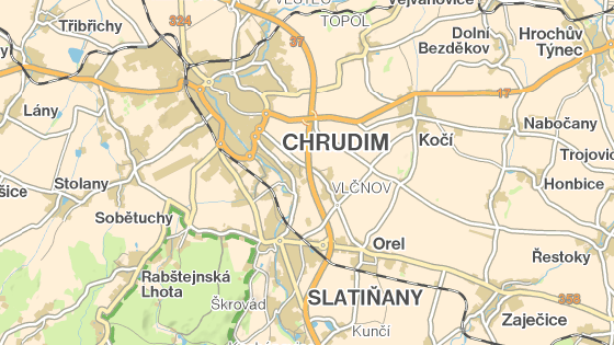 Chrudim kavşağında bir araba ile trenin çarpışması