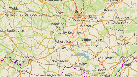 Vlak Vindobona strhl trakční vedení mezi Šakvicemi a Zaječím na Břeclavsku.