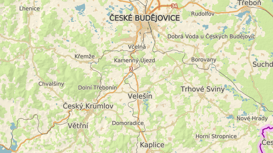 Římov leží u stejnojmenné přehrady na řece Malši. Římov leží u stejnojmenné přehrady na řece Malši.