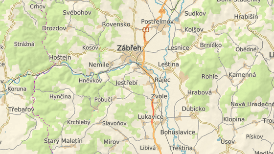 Zábřeh yakınlarında bir kurt avlanıyor, insanlar köpeklerine ve sürülerine dikkat etmek zorunda