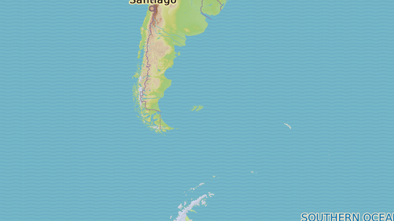 Ostrovy le v jinm Atlantiku asi 480 km vchodn od argentinskho pobe.