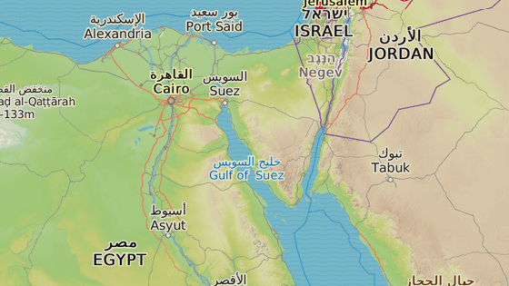 Msta nejvtch demonstrac - Khira (zelen znaka), Alexandrie (erven) a Suez (lut). Modr ipka oznauje Hurghadu, kde pobvaj tak ei.