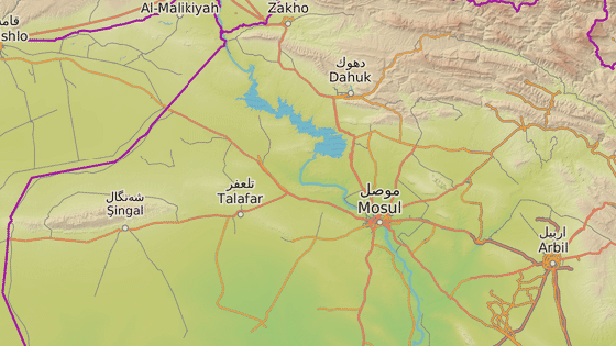 Sindr (erven znaka) le zpadn od Mosulu (ern znaka).