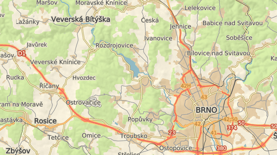 Silnice mezi Ostrova�icemi a Veverskou B�t��kou je pln� v�tluk�.