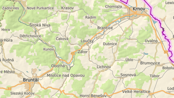 Zátor (červená značka) leží jen kousek od plánované přehrady Nové Heřminovy (modrá značka).