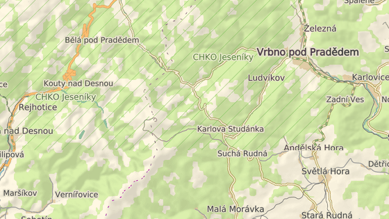 Cyklista spadl z kola na sjezdu z Pradědu mezi středisky Ovčárna a Hvězda. Cyklista spadl z kola na sjezdu z Pradědu mezi středisky Ovčárna a Hvězda.