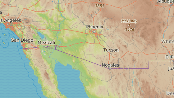 Puklina se nachz v oblasti Trator Hills, 20 kilometr jin od Arizona City