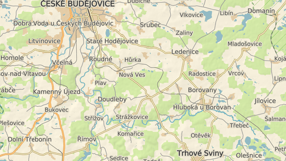 Strkovicemi prochz silnice spojujc esk Budjovice a Trhov Sviny.