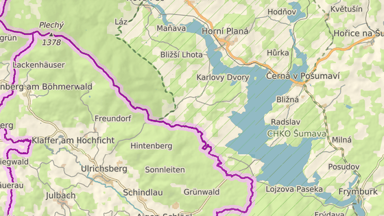 Vrcholem Smriny v nadmosk vce 1332 metr prochz esko-rakousk hranice.