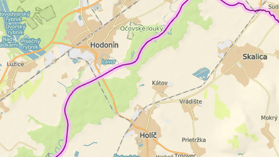 Býk uprchl ze slovenské Holíče (červená značka) k přístavišti v Hodoníně (modrá značka).