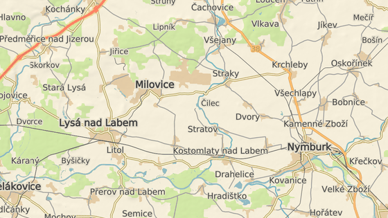 Nehoda se stala v Milovicích u bývalého vojenského letiště.