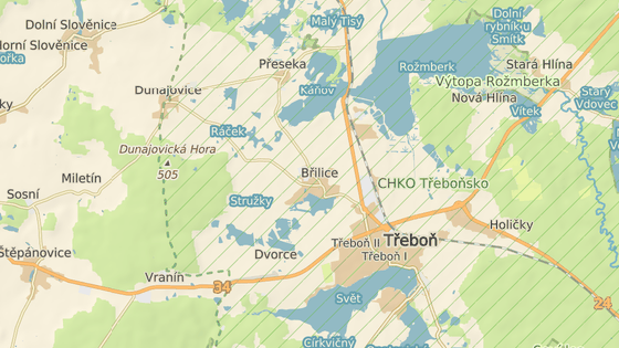 erven znaka oznauje msto tragick nehody mezi Dunajovicemi a Bilic na Tebosku.