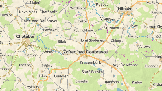 V okol drce nad Doubravou je uzavena silnice I/34 (erven znaka), tak i I/37 (modr). 