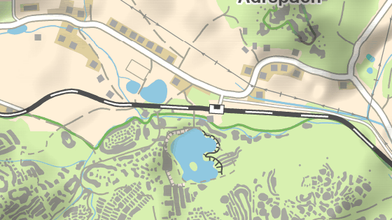 Kayaların görünümü. Adršpach kayalara girme yarışmasının galibini biliyor