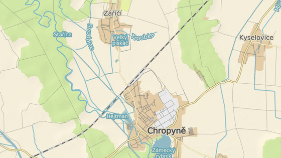 Spor se t�k� k��en� �eleznice a cesty v Tova�ovsk� ulici na okraji Chropyn�.