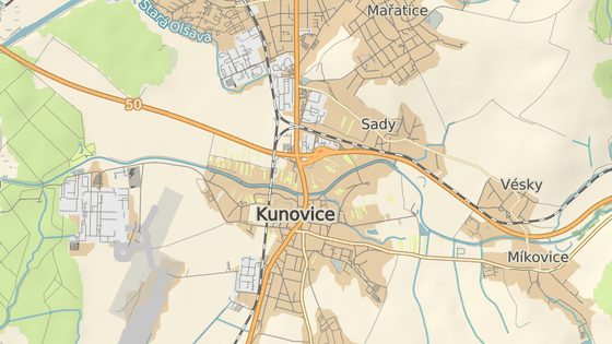 Přetížená křižovatka mezi Kunovicemi a Uherským Hradištěm nyní funguje jako špunt, obě města potřebují nové cesty, které by velkou část dopravy odvedly.