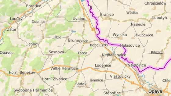 Opava'dan Bruntál'a kadar olan yol iki radar tarafından izleniyor, sürücü hız sınırını üç kez ihlal etti