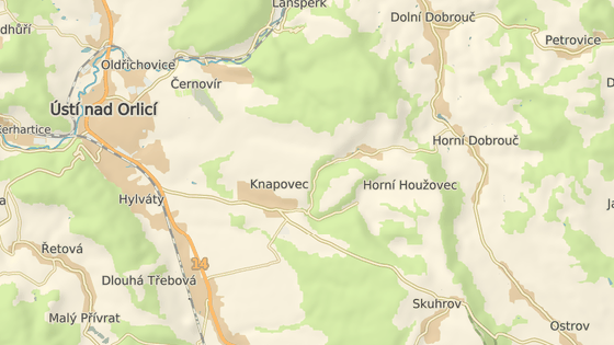 Obec Knapovec, kde se záchranáři snažili předjet motorkáře. Obec Knapovec, kde se záchranáři snažili předjet motorkáře.