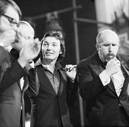 Zp�v� Karel Gott