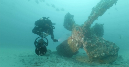 Bermudsk� troj�heln�k: Proklet� vody (4)