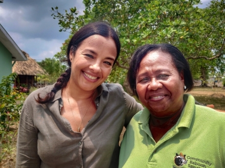 Divok�m Karibikem s Liz Bonninovou (4)