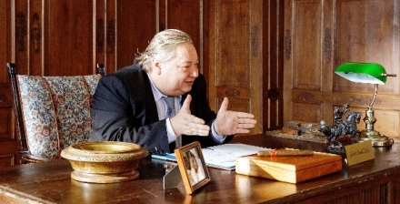 Manel na hodinu