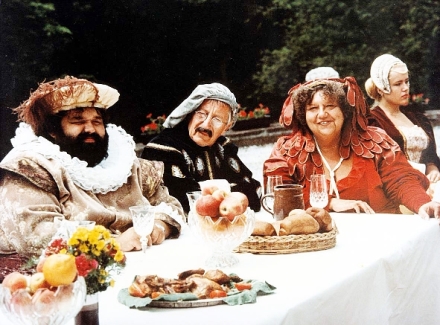 Trhala fialky dynamitem