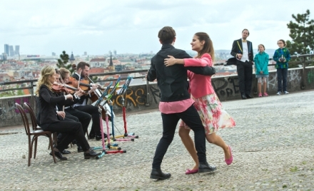 Dobrodrustv s orchestrem