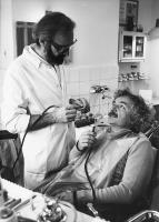 Co je v�m, doktore?