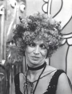 Tane�ek p�es dv� pekla