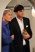 Dva a p�l chlapa X (4)