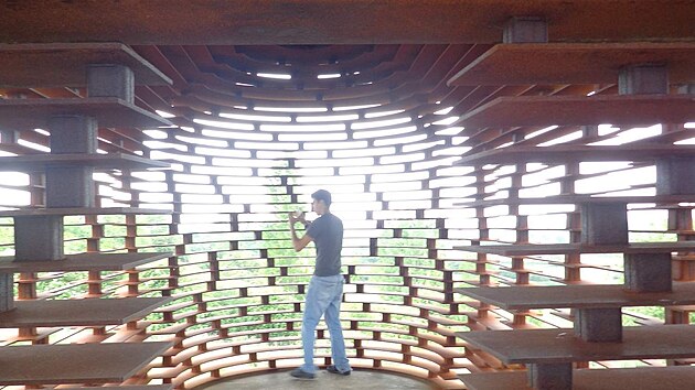 A i tady se d� z�ejm� narazit na turistu. I na turistu s fotoapar�tem. 