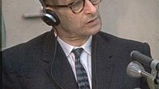 Eichmann pi procesu v Jeruzalm