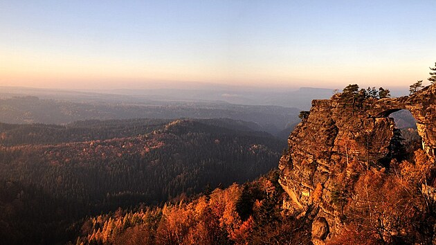 Panorama Pravick brny pi vchodu slunce.